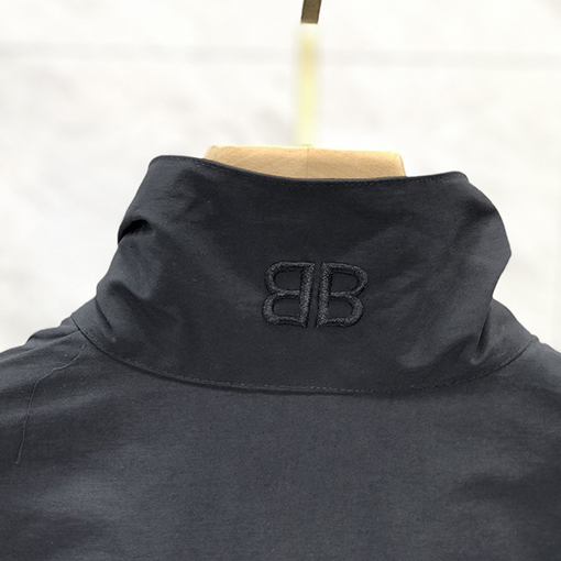 バレンシアガ  ジャケットスーパーコピー     フルジップフロントとビックリーフbalenciaga 刺繍ジャケット アウター