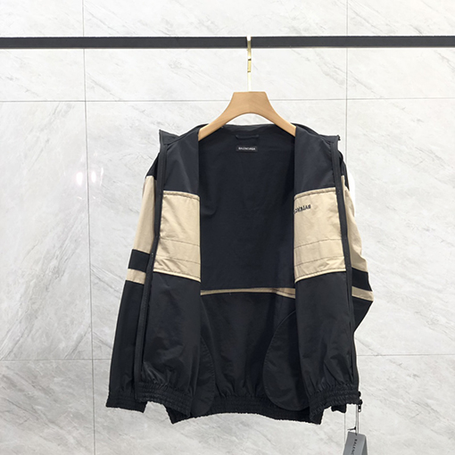 バレンシアガ  ジャケットスーパーコピー     フルジップフロントとビックリーフbalenciaga 刺繍ジャケット アウター
