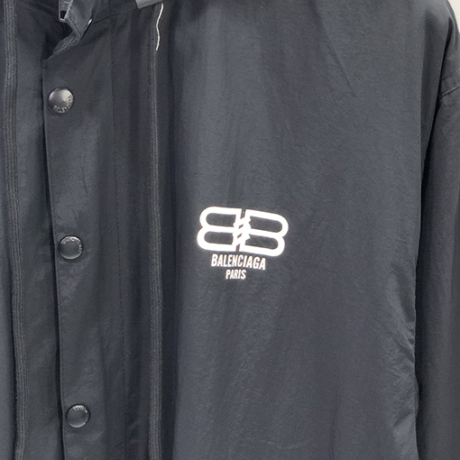 バレンシアガ  ジャケットスーパーコピー BALENCIAGA   ダブルBロゴプリントのジップアップウィンドブレーカージャケット