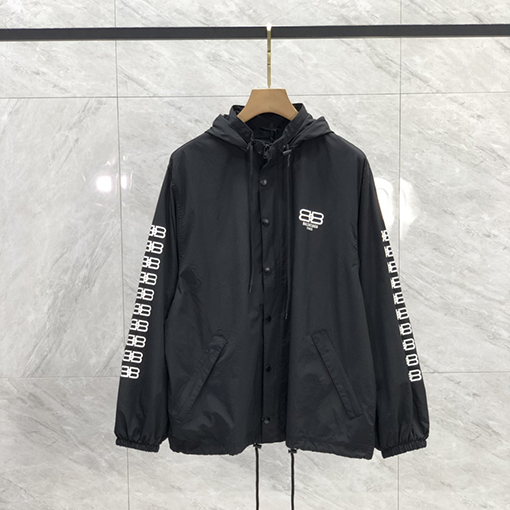 バレンシアガ  ジャケットスーパーコピー BALENCIAGA   ダブルBロゴプリントのジップアップウィンドブレーカージャケット