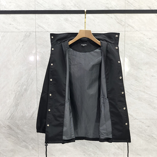 バレンシアガ  ジャケット アウター  BALENCIAGA   バックにロゴプリントのシングルボタンジャケット