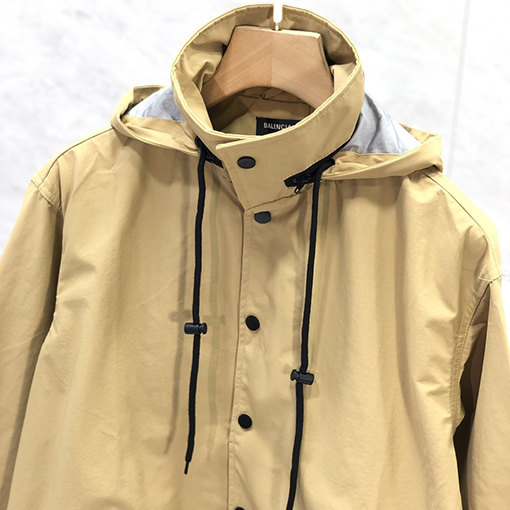 バレンシアガ  ジャケット アウター  BALENCIAGA   バックにロゴプリントのシングルボタンジャケット