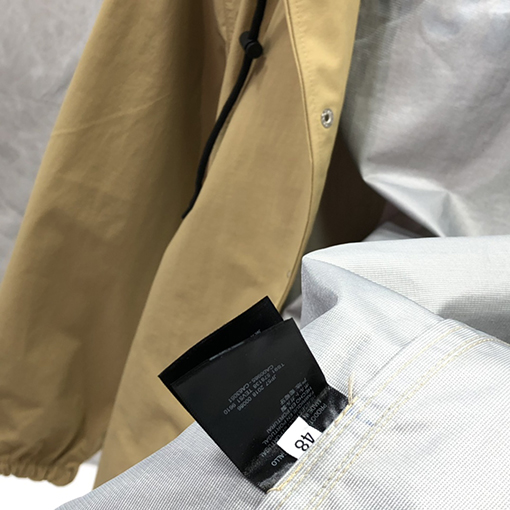 バレンシアガ  ジャケット アウター  BALENCIAGA   バックにロゴプリントのシングルボタンジャケット