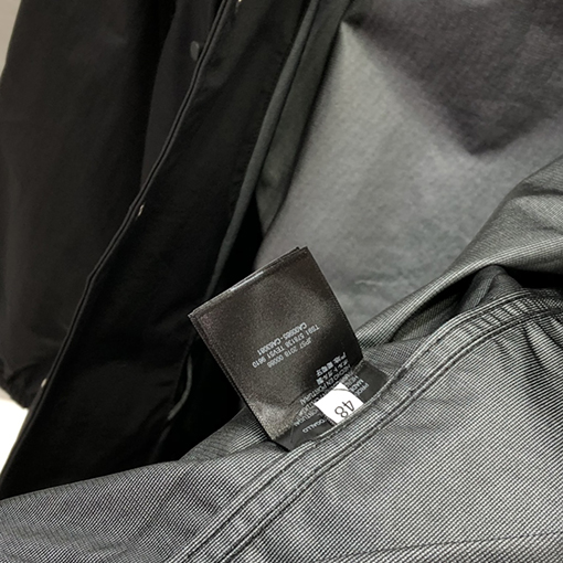 バレンシアガ  ジャケット アウター  BALENCIAGA   バックにロゴプリントのシングルボタンジャケット