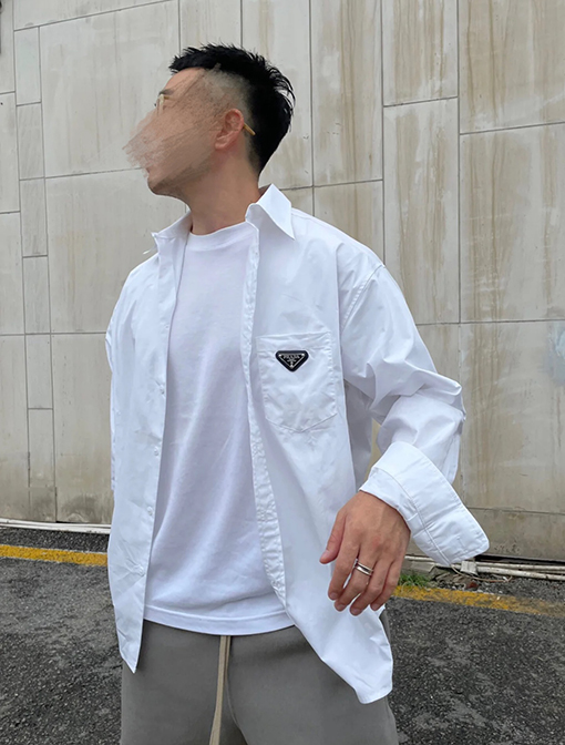 プラダ シャツ PRADAスーパーコピー クラシックな三角形ポケット入り長袖シャツ
