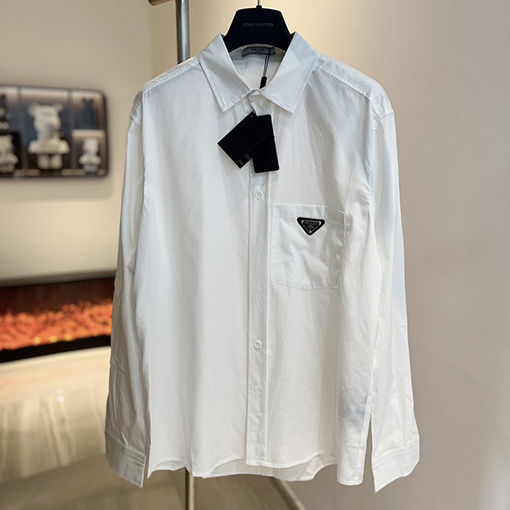 プラダ シャツ PRADAスーパーコピー クラシックな三角形ポケット入り長袖シャツ