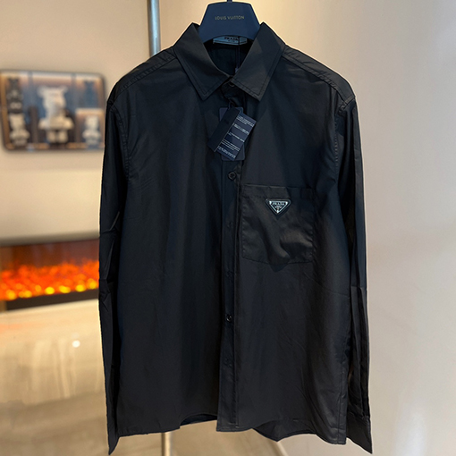 プラダ シャツ PRADAスーパーコピー クラシックな三角形ポケット入り長袖シャツ