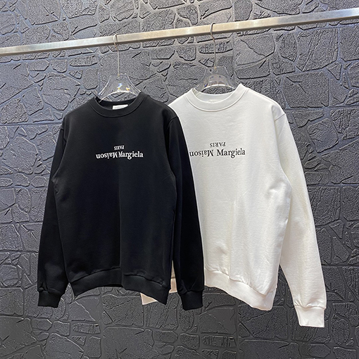 Maison Margiela 逆さ文字フォントスウェットシャツ マルタンマルジェラ  スウェットTシャツ スーパーコピー