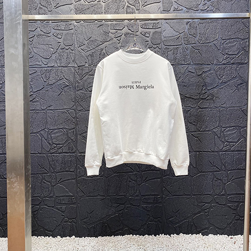 Maison Margiela 逆さ文字フォントスウェットシャツ マルタンマルジェラ  スウェットTシャツ スーパーコピー