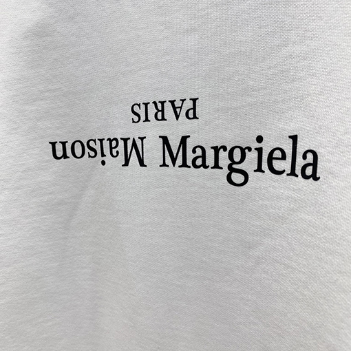 Maison Margiela 逆さ文字フォントスウェットシャツ マルタンマルジェラ  スウェットTシャツ スーパーコピー