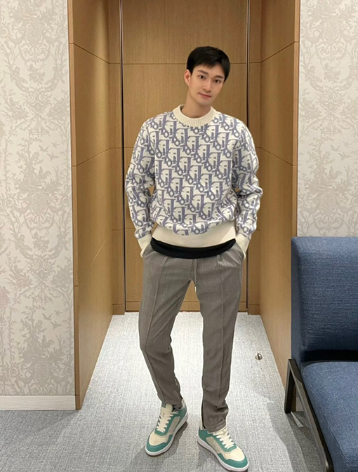 ディオール ニットセーター スーパーコピー DIOR ヴィンテージフラワーエンブロイダリーウールニットセーター