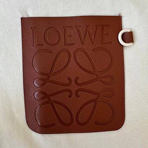ロエベ パーカースーパーコピー LOEWE 前胸の皮製ポケットにロゴ刺繍されたルーズフィットパーカー