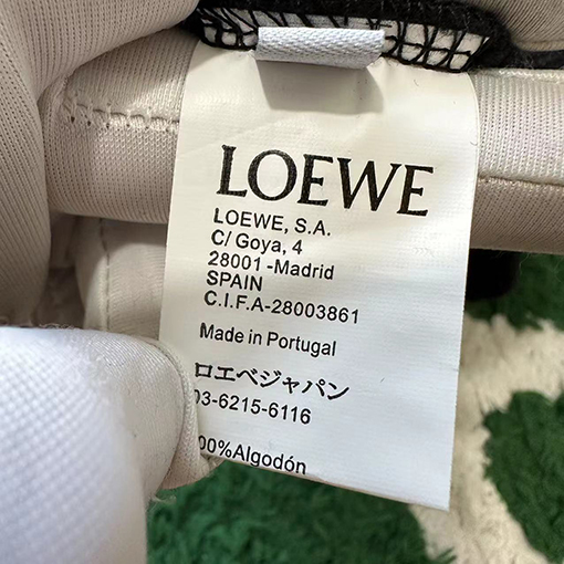 ロエベ パーカースーパーコピー  LOEWE大きなロゴ刺繍が施されたパーカー