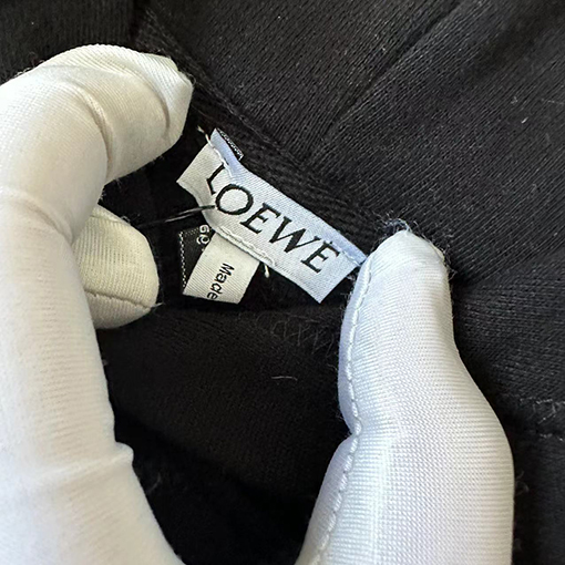 ロエベ パーカースーパーコピー LOEWE大きなロゴ刺繍が施されたパーカー