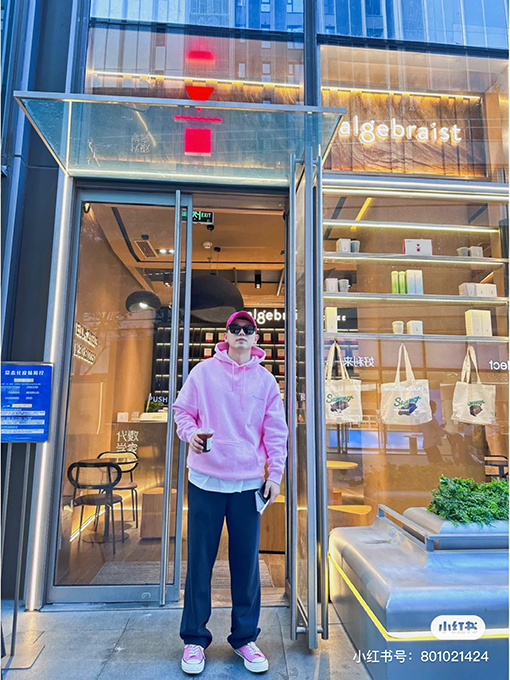 バレンシアガ パーカースーパーコピー   BALENCIAGA刺繍入りアルファベットロゴのパーカースウェット