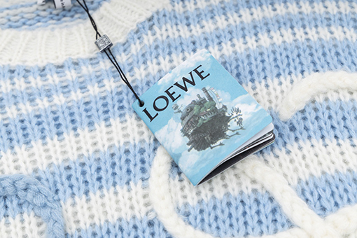 ロエベ セーター スーパーコピー LOEWE手作りの花模様ストライプとブルー＆ホワイトのカラーブロックセーター