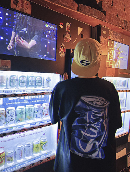 ステューシー半袖Tシャツ スーパーコピー STUSSY 炭酸飲料缶のアルファベットロゴプリントTシャツ STUSSY 23FW SODA CAN TEE
