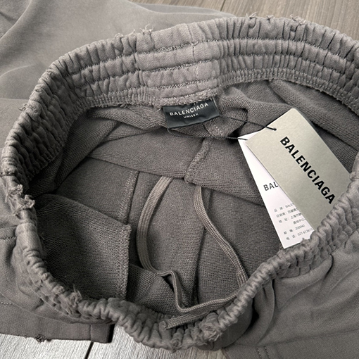 バレンシアガ  スウェットパンツ BALENCIAGA クラシックコーラロゴのウォッシュドスポーツパンツ - グレー、ルーズなストレートフィット