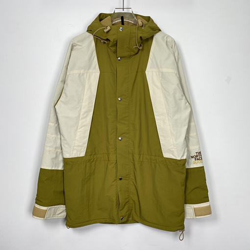 シュプリームコピー x ノースフェイスコラボ ジャケット 防水コーティングと精緻な刺繍の組み合わせ、完璧なディテール