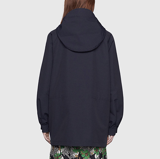 シュプリームコピー x ノースフェイスコラボ ジャケット 防水コーティングと精緻な刺繍の組み合わせ、完璧なディテール