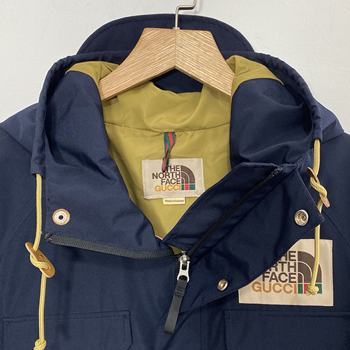 シュプリームコピー x ノースフェイスコラボ ジャケット 防水コーティングと精緻な刺繍の組み合わせ、完璧なディテール