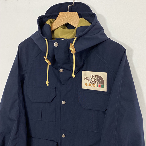 シュプリームコピー x ノースフェイスコラボ ジャケット 防水コーティングと精緻な刺繍の組み合わせ、完璧なディテール