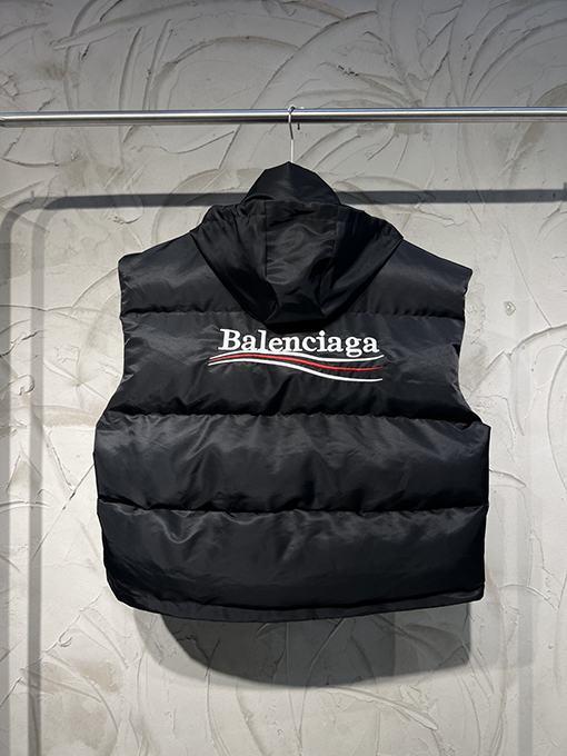 バレンシアガ ベスト スーパーコピー BALENCIAGAラエンブロイダリー ウェーブ柄キルトベスト