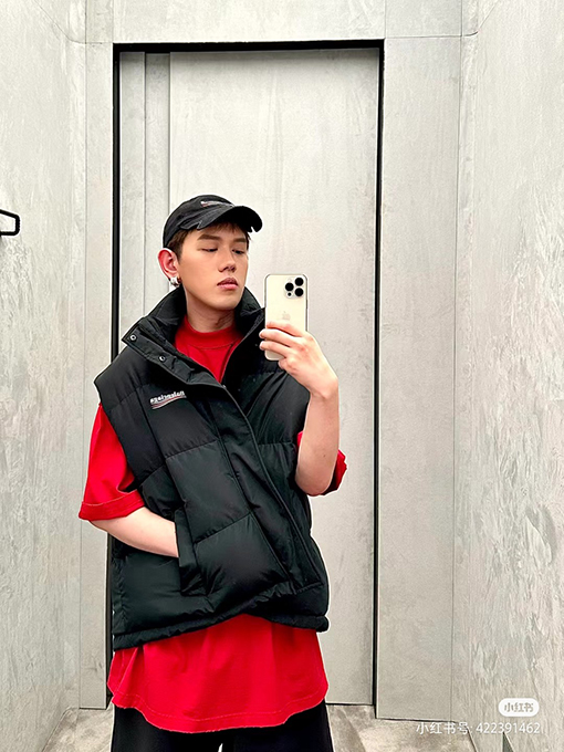 バレンシアガ ベスト スーパーコピー BALENCIAGAラエンブロイダリー ウェーブ柄キルトベスト