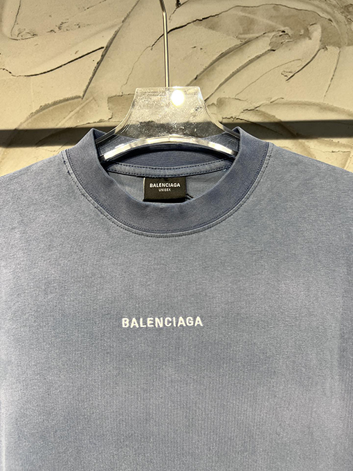バレンシアガ長袖 Tシャツスーパーコピー BALENCIAGA   グラデーション柄のウォッシュ加工 刺繍ディテール ロングスリーブ オーバーサイズ