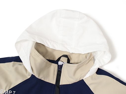 コラボシリーズ✦NIKE xCAVEMPT ジャケット アウター