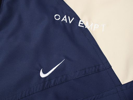 コラボシリーズ✦NIKE xCAVEMPT ジャケット アウター