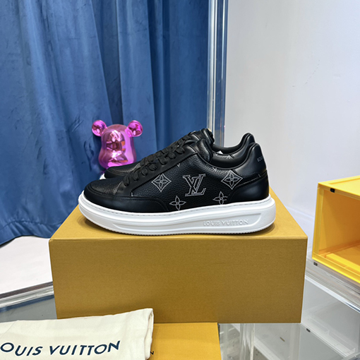 ヴィトン スニーカー スーパーコピー  Louis Vuitton  オリジナル1:1バージョンのホワイトスニーカー