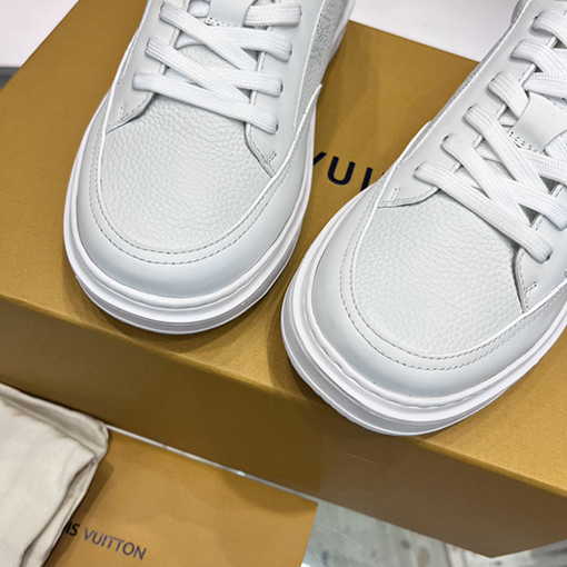 ヴィトン スニーカー スーパーコピー  Louis Vuitton  オリジナル1:1バージョンのホワイトスニーカー