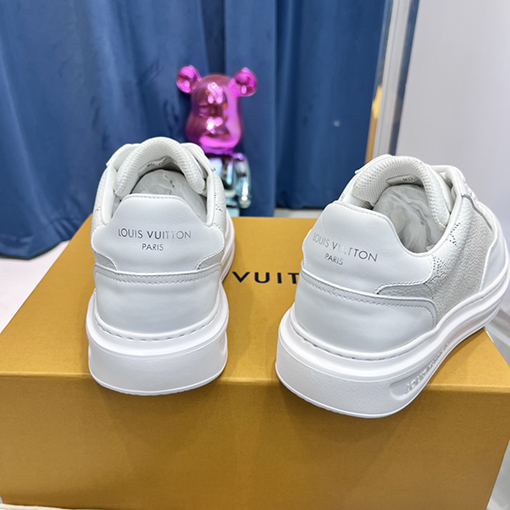 ヴィトン スニーカー スーパーコピー  Louis Vuitton  オリジナル1:1バージョンのホワイトスニーカー