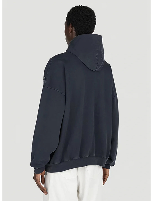 バレンシアガ  パーカー    BALENCIAG 袖に文字刺繍の入った380gの重厚なスウェットシャツ