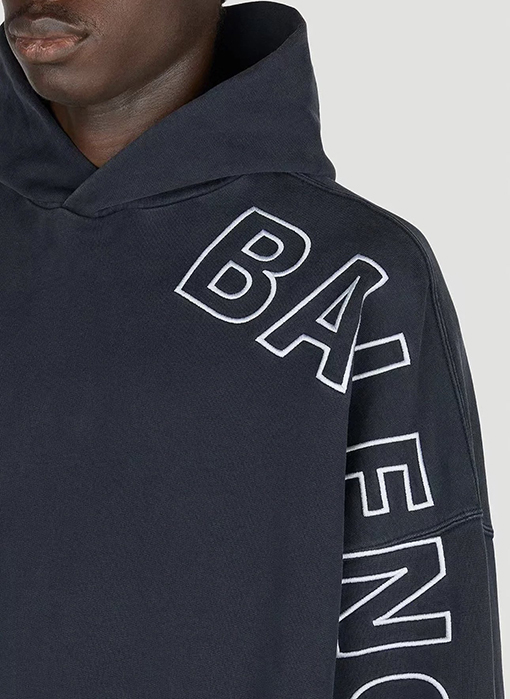 バレンシアガ  パーカー    BALENCIAG 袖に文字刺繍の入った380gの重厚なスウェットシャツ