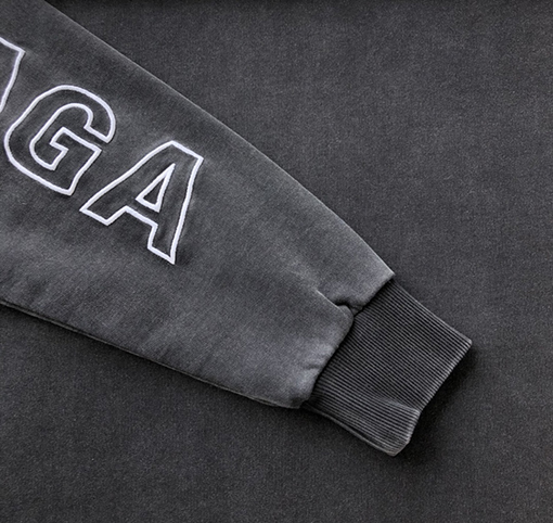 バレンシアガ  パーカー    BALENCIAG 袖に文字刺繍の入った380gの重厚なスウェットシャツ
