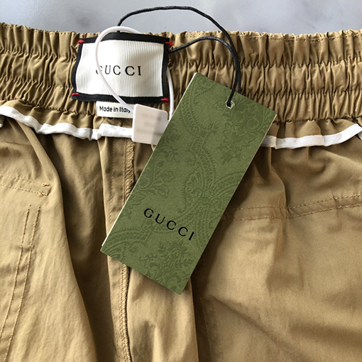 グッチ パンツ コピー GUCCI レッドグリーンのスパンディング織りテープ入り軽量マットナイロンランニングパンツ