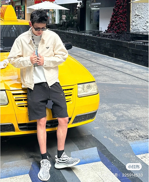 プラダ ジャケット スーパーコピーPRADA 三角マーク付き、ポケット付き、襟付きワークジャケット
