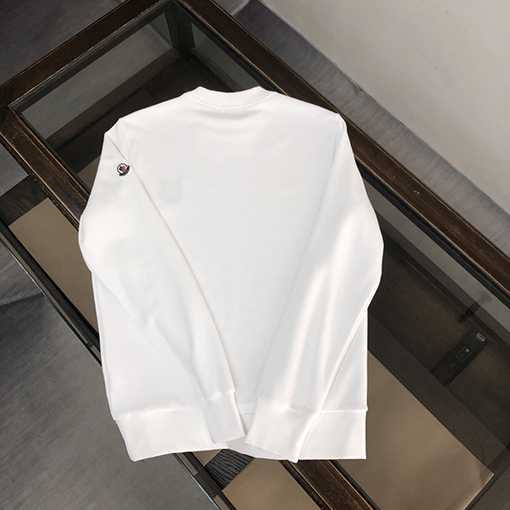 モンクレール スウェット Tシャツ ト スーパーコピー 華やかなプリントデザインのスタイリッシュなセーター