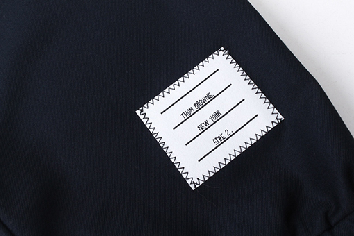 トムブラウン チノパンツ THOM BROWNE スーパーコピー 秋冬新作のプリーツ入りチノパンツ
