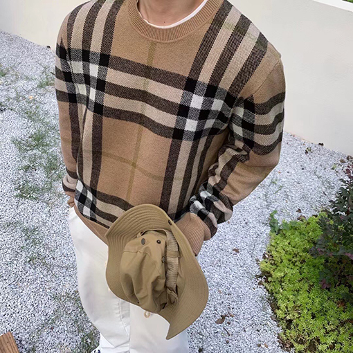 バーバリー セーター  スーパーコピー BURBERRY チェック柄ウールセーター コットン、シルクの高級素材のデザイン