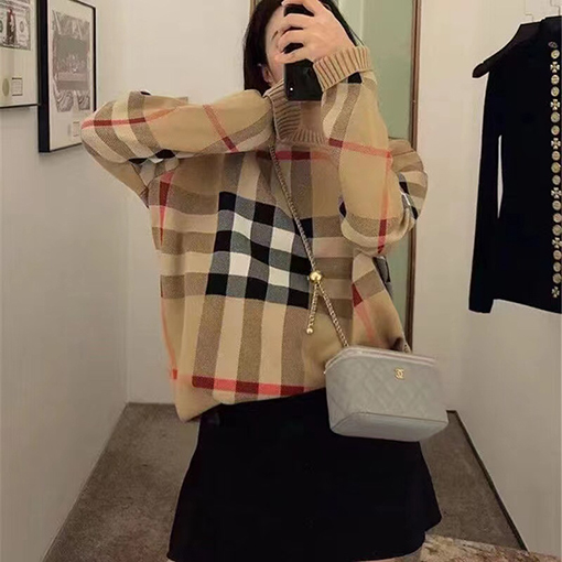 バーバリー セーター スーパーコピー BURBERRY チェック模様のラウンドネックセーター