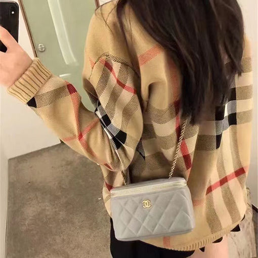 バーバリー セーター スーパーコピー BURBERRY チェック模様のラウンドネックセーター