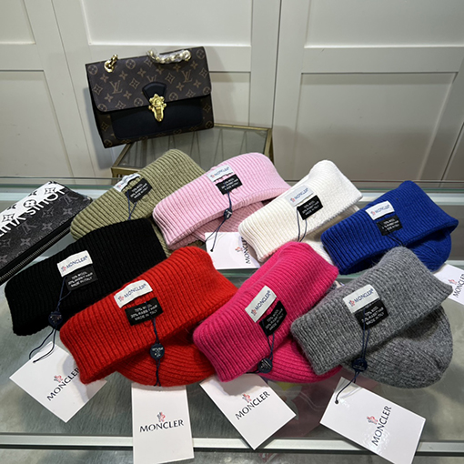 モンクレールニット帽子スーパーコピー MONCLER ウール70%、ウサギ毛30%のニット帽子 厚手で暖かく、ファッションリーダ