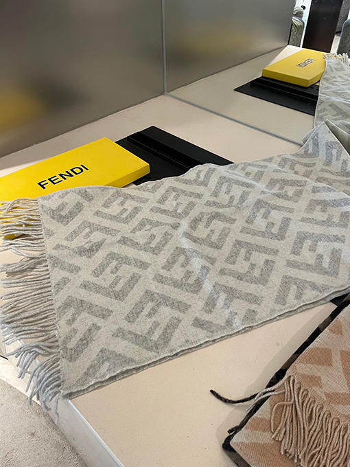フェンディマフラースーパーコピー  FENDI