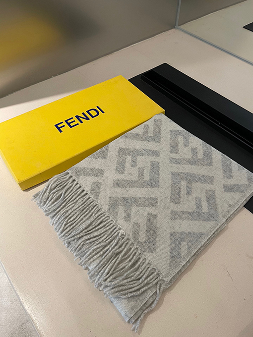 フェンディマフラースーパーコピー  FENDI