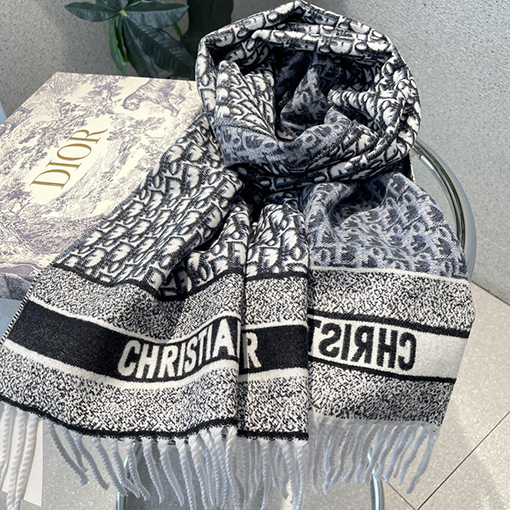 ディオール マフラースーパーコピー DIOR セレブ愛用のクラシックマフラー