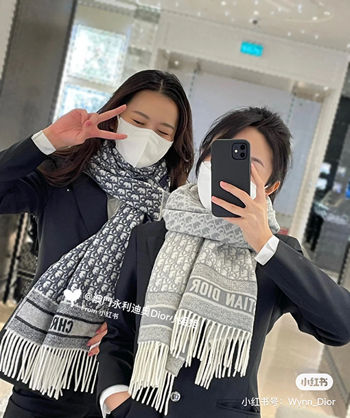 ディオール マフラースーパーコピー DIOR セレブ愛用のクラシックマフラー