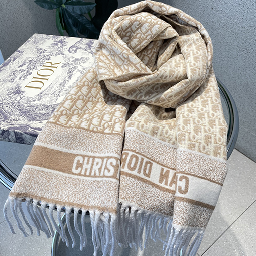 ディオール マフラースーパーコピー DIOR セレブ愛用のクラシックマフラー